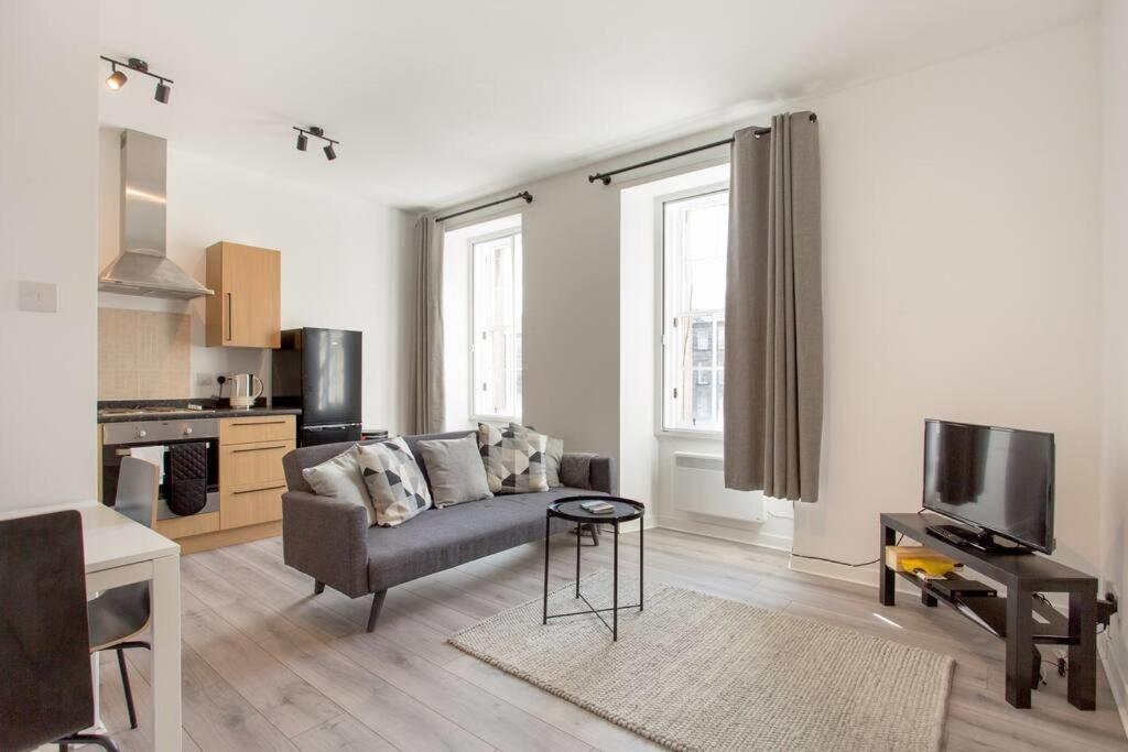 Modern & Bright 1 Bed For 4 Close To City Centre! Edimburgo Exterior foto