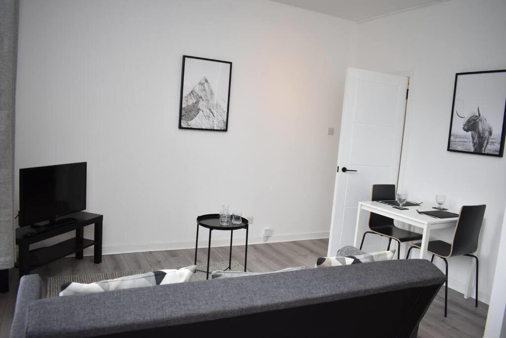 Modern & Bright 1 Bed For 4 Close To City Centre! Edimburgo Exterior foto