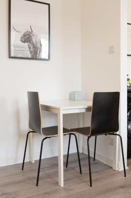 Modern & Bright 1 Bed For 4 Close To City Centre! Edimburgo Exterior foto