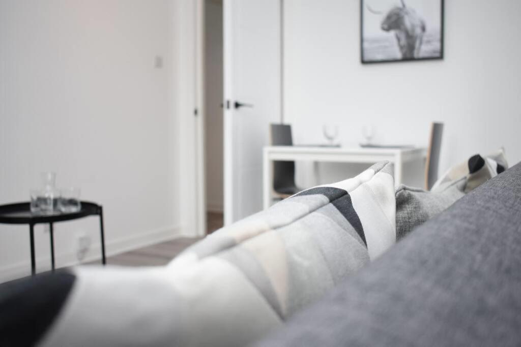 Modern & Bright 1 Bed For 4 Close To City Centre! Edimburgo Exterior foto